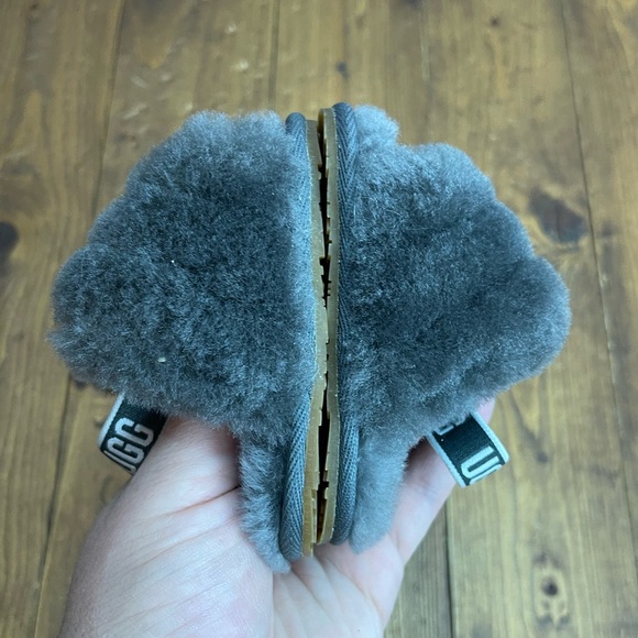 Ugg fluff yeah gray baby slippers size 2/3 - Picture 3 of 7